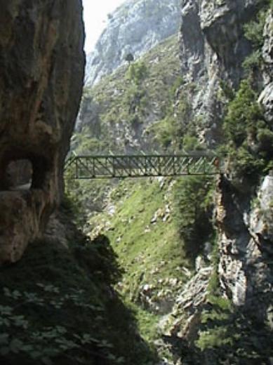 Ruta de senderismo del Cares en los Picos de Europa entre Asturias y León